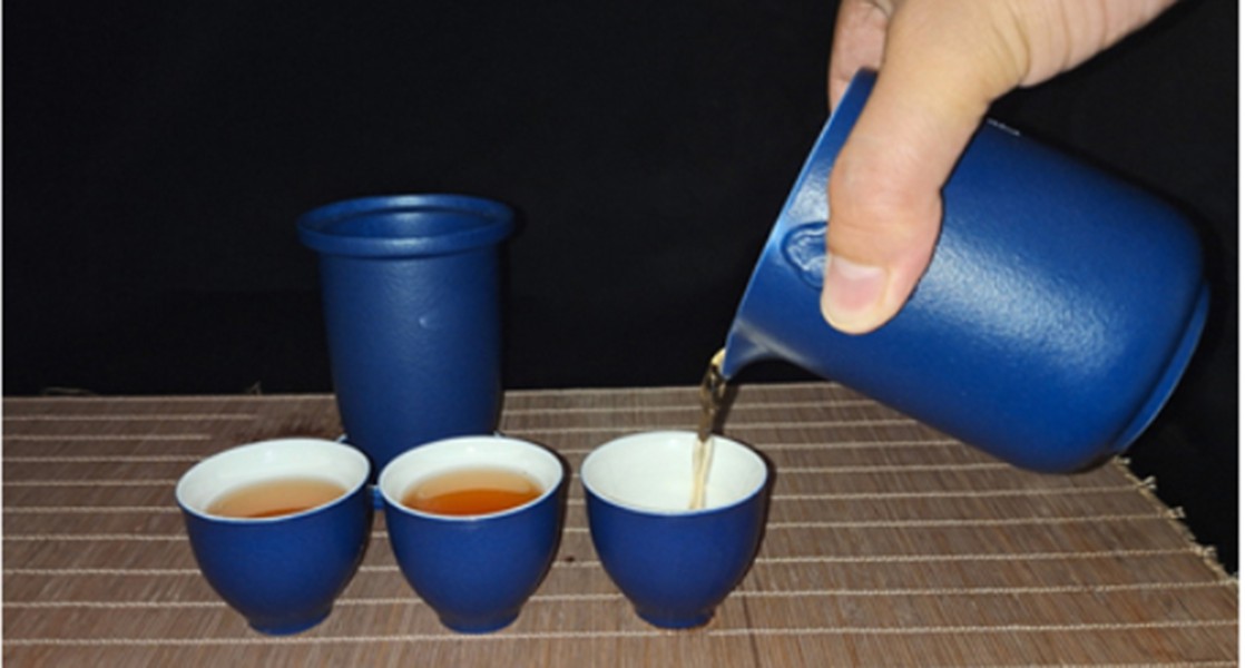 大宋定窯藍釉快客杯套裝，讓你隨時隨地沖出一杯香茗